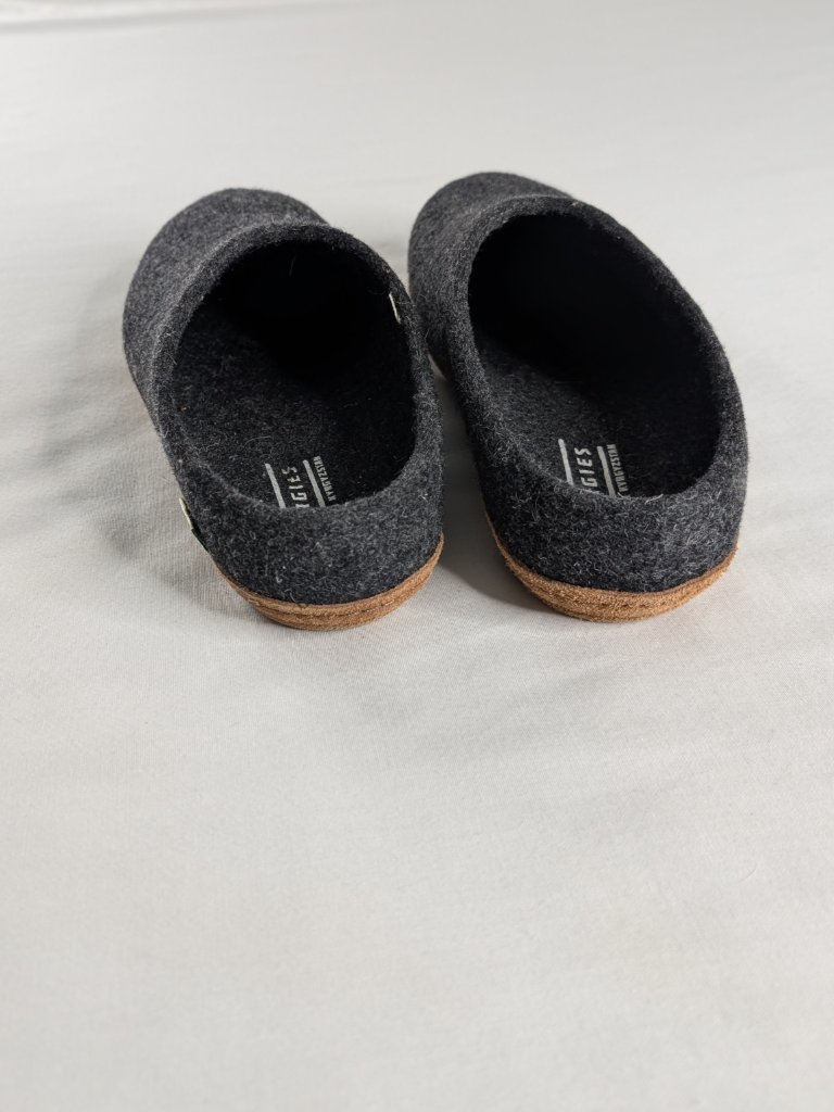 Kyrgies Gray Wool Slippers Molded Sole Comfort Shoes — image 5 of 6